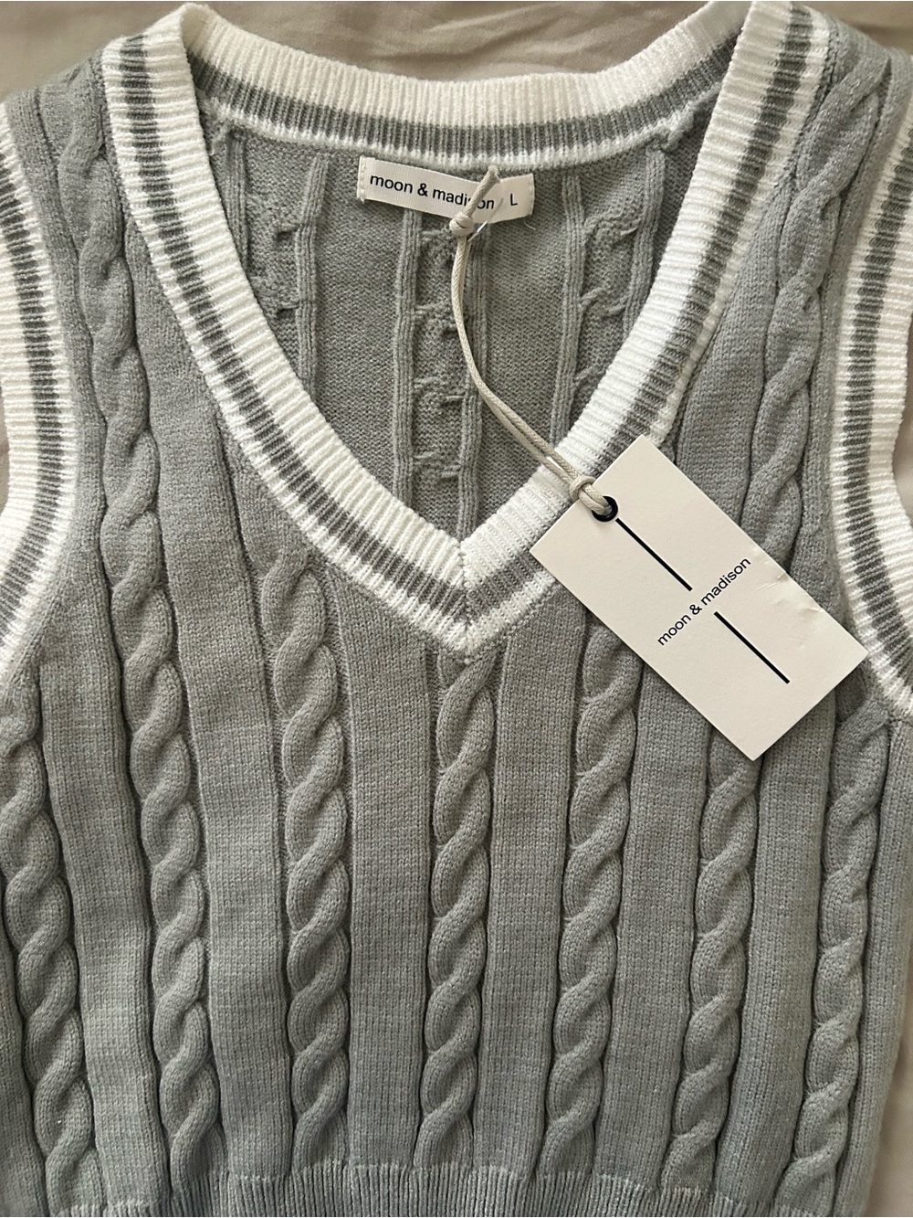 moon & madison Gray Cable-Knit V-Neck Sweater Vest